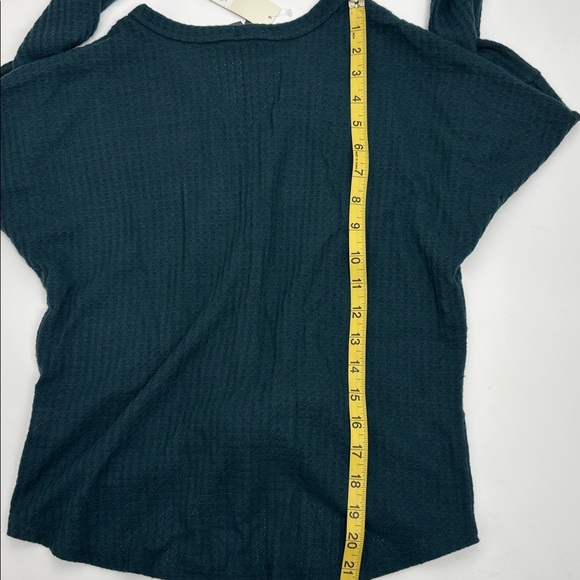 Francesca's ALYA Green Knit Tie Front Top, Size XS - Picture 12 of 12